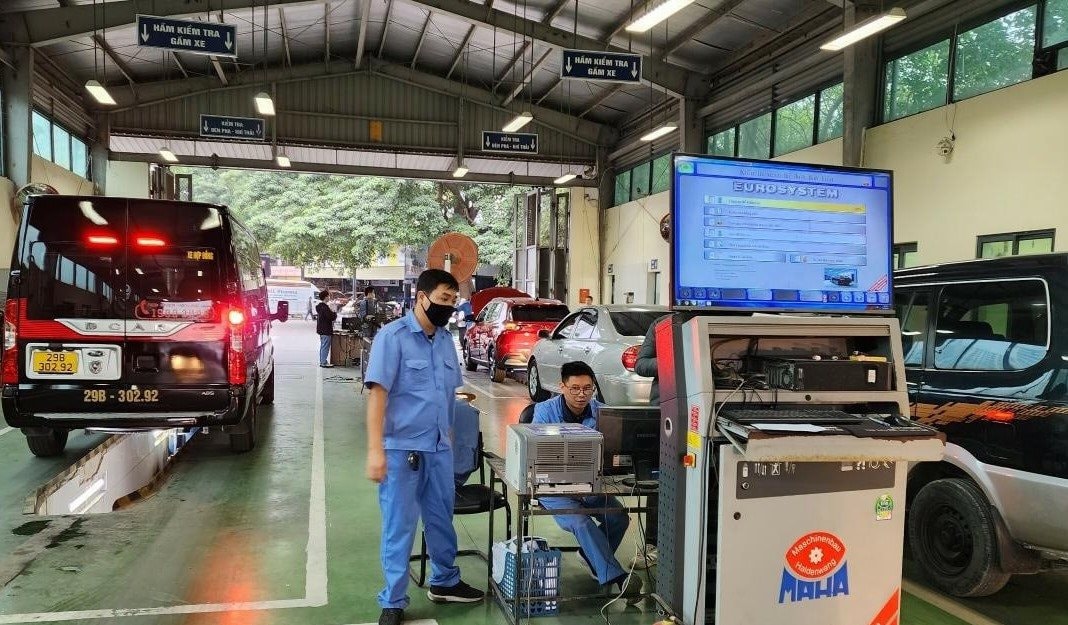 Hà Nội và TP HCM cấm ô tô sản xuất trước năm 2017